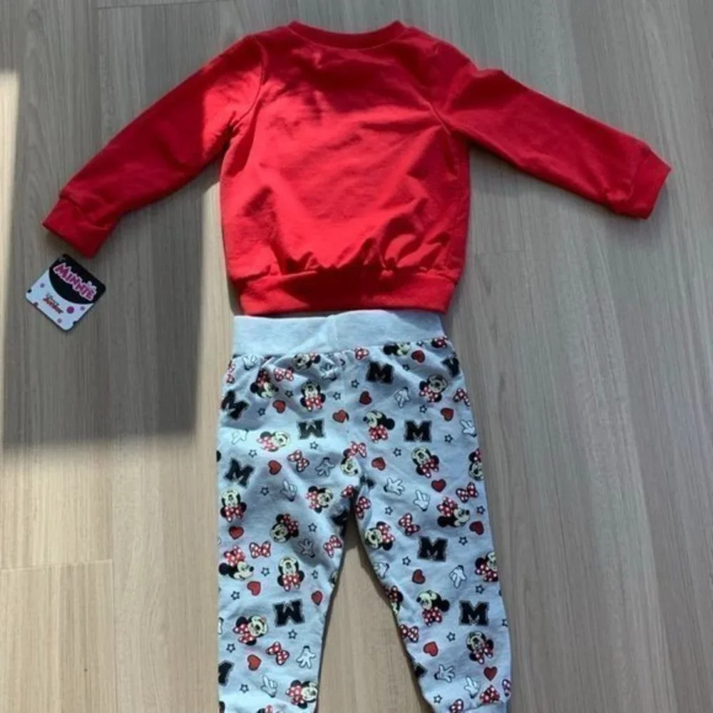 New Disney set in size 2T